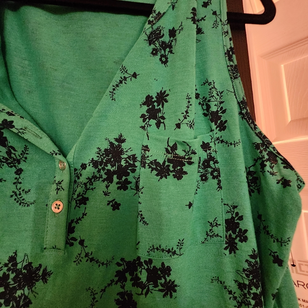 Liz Claiborne green tank